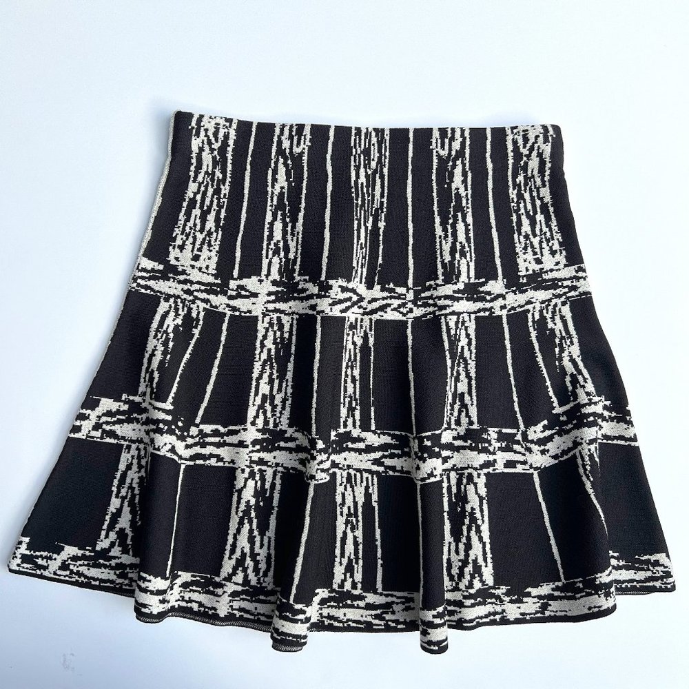 Nic & Zoe Knit Flare Skirt Size Small Black & White